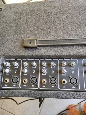 The t.amp PA 4080 KB console amplifier like new with 5GB Korg sound sets