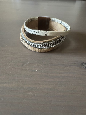 Bracelet leather and chain with magnetic clasp like new