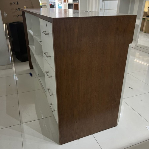 Professional Cashier Furniture used, 180cm width, 60cm depth, 1m height