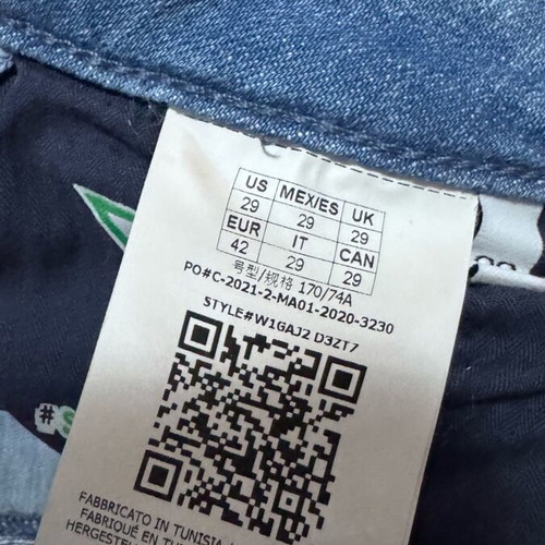 Guess women's slim jean authentic, like new