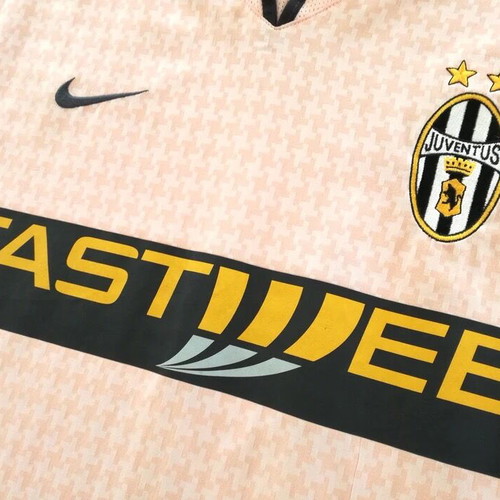 Juventus Jersey Large authentic, like new, pink