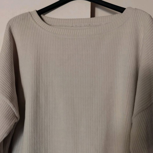 Long blouse like new, one size, beige