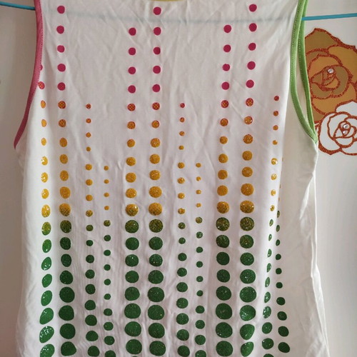 Top like new, size M, white multicolor