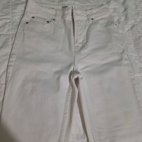 Bershka white women's straight cropped jeans like new
