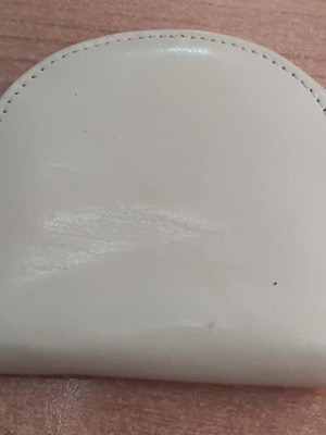 Leather coin wallet like new, beige, 8x9 cm