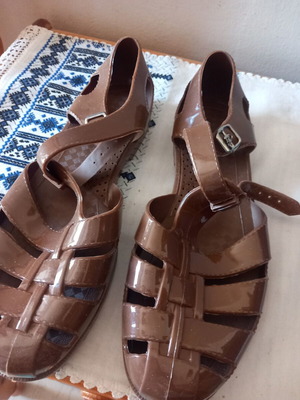 Buffalo brown beach shoes sizes 44 and 45