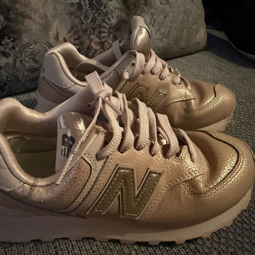 New Balance sneakers size 37 like new, beige and pink
