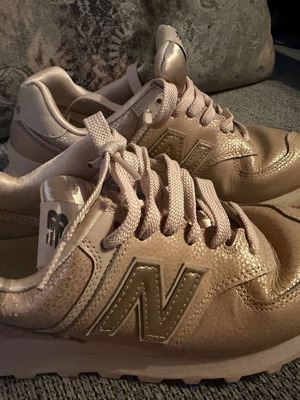 New Balance sneakers size 37 like new, beige and pink