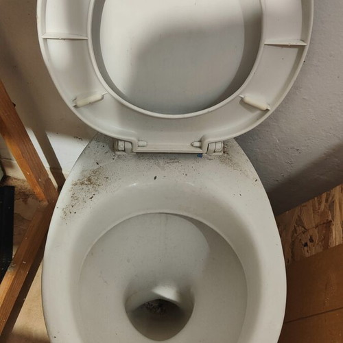 Toilet bowl with lid new
