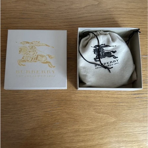 Burberry authentic belt like new, size 90