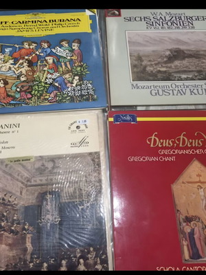 Classical music vinyl LP collection like new, 32 records with Mozart, Bach, Verdi