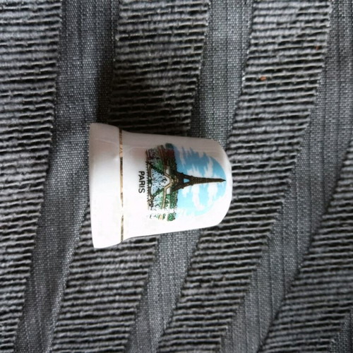 Porcelain thimbles collection like new, pack of 8 pieces