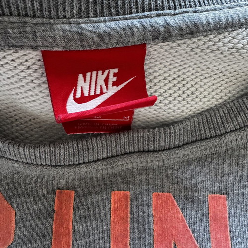 Γυναικείο φούτερ Nike Run The Earth μέγεθος Medium γκρι μεταχειρισμένο