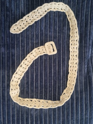 Beige knitted belt new, adjustable