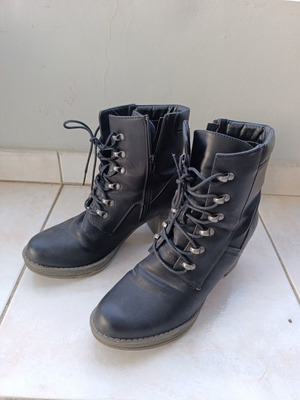 La Coquette ankle boots size 42 like new black