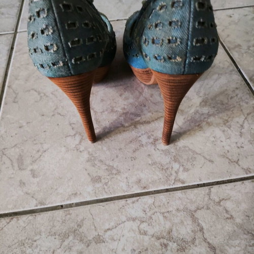 Γόβες Jessica Simpson τζιν μπλε, ύψος 11 εκ.