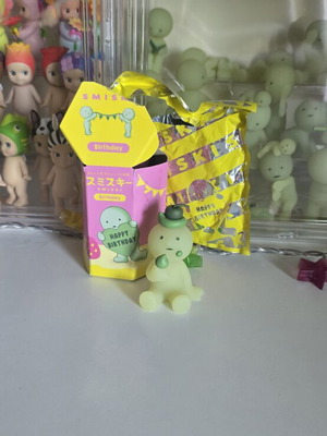 Smiski Birthday Series Smiski Tasting figure new with original box