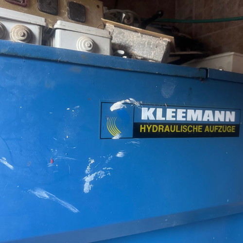 KLEEMANN hydraulic elevator mechanism for 4-floor building, three-phase power