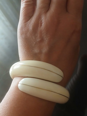 Bracelet made of bone like new
