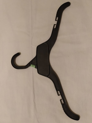 Κρεμάστρα πλαστική μεταχειρισμένη