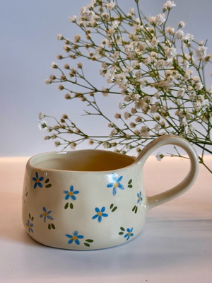 Ceramic mug in excellent condition