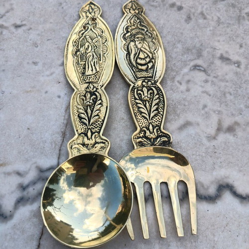 Vintage brass serving set like new