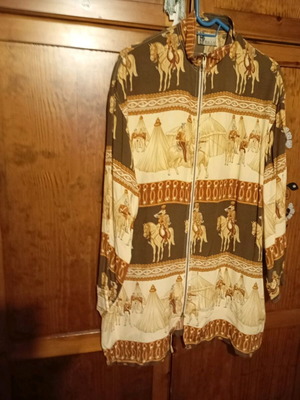 Women's shirt with zipper and Mao collar, like new, beige brown