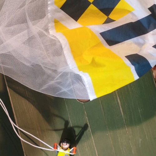 Playmobil vintage parachutist like new