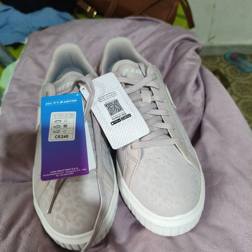 Athletic shoes new, size 37, pink