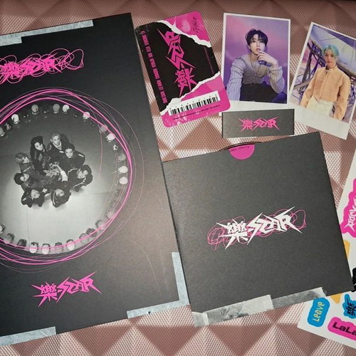 Stray Kids Rock Star Official Mini Album σαν καινούργιο, K Pop με Photocard