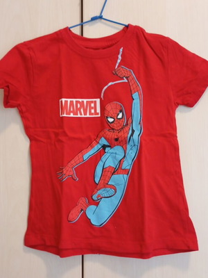 Spiderman T-shirt 4 years like new, red Marvel