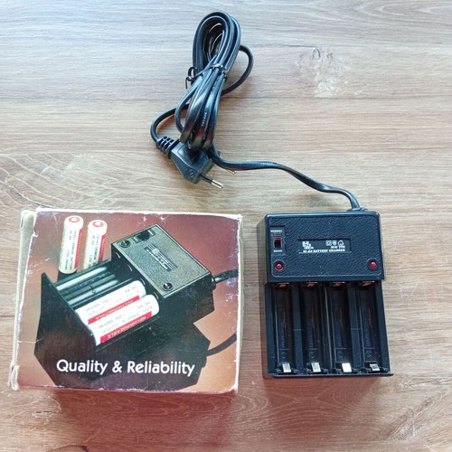 Battery Charger from the 80s new, for collectors