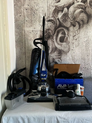 Kirby Avalir 2 vacuum cleaner like new