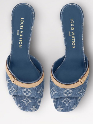 Louis Vuitton kitten heels like new, blue Monogram denim