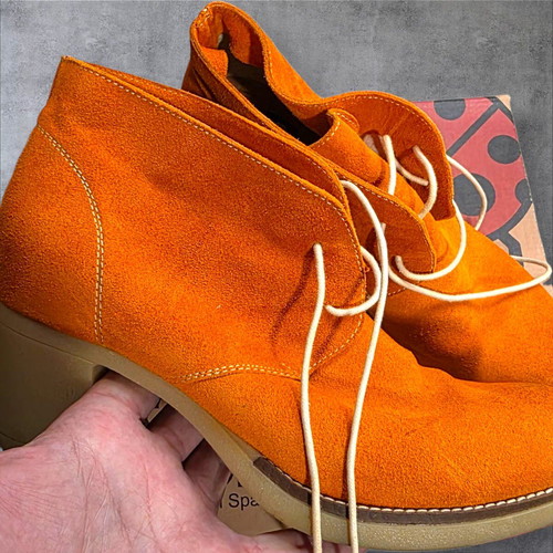 Yokono women's ankle boots size 39 like new, orange suede