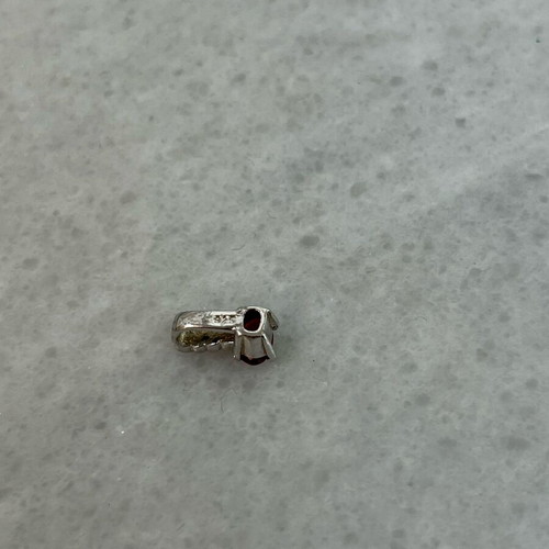 Silver pendant new with zircon