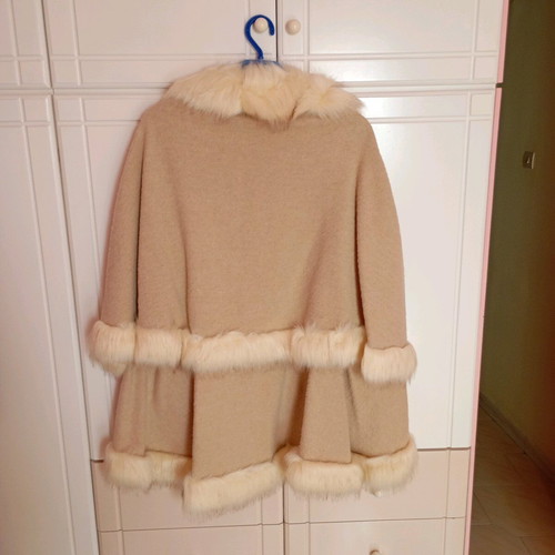 Cape jacket with fur beige, new