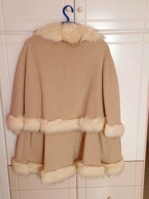 Cape jacket with fur beige, new