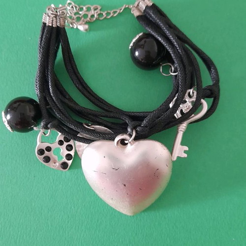 Necklace No65 new in excellent condition