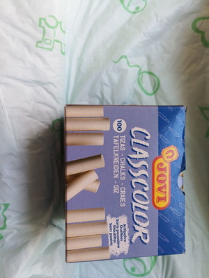 White chalks in box, new