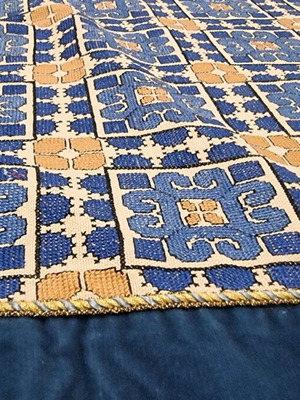 Embroidery 60x65 with velvet like new