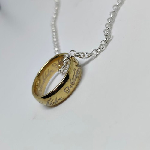 The One Ring necklace like new, Lord of the Rings fan jewelry