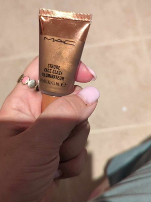 Mac Strobe Cream нова крем за сияние на лице
