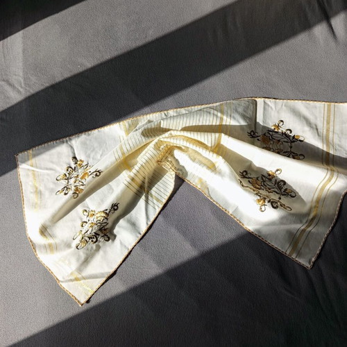 Vintage runner with gold embroidered motifs and gold stripes 87x44 cm