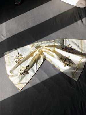 Vintage runner with gold embroidered motifs and gold stripes 87x44 cm