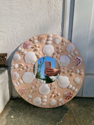 Decorative mirror with shells new, 40cm diameter