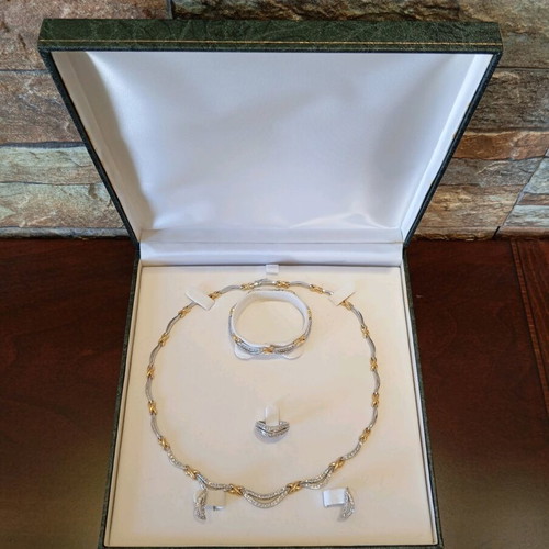 Fa Cad'oro jewelry set like new, gold and white gold with zircon stones