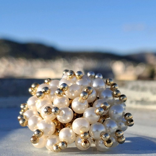 Vintage style pin like new with beads