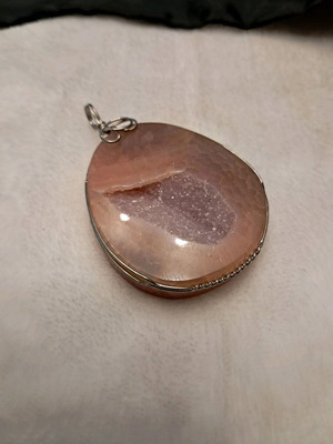 Agate pendant like new