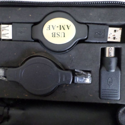 USB adapter case like new with 10 adapters and 2 cables